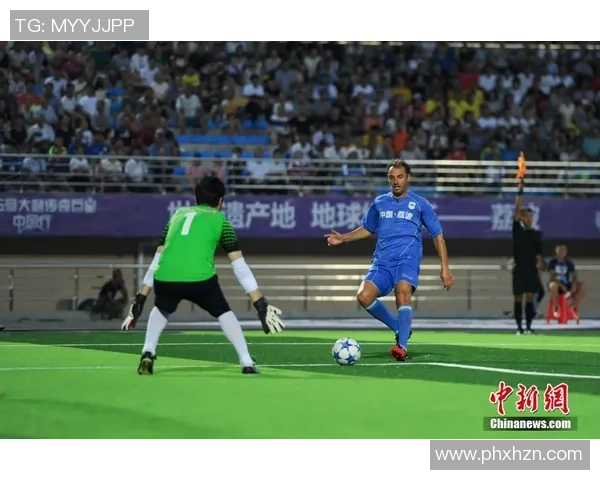 高清足球明星壁纸合集 球场传奇与经典瞬间尽在眼前